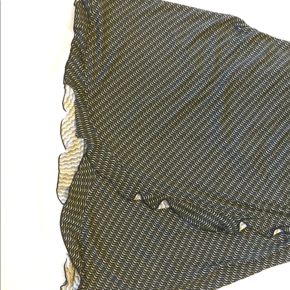 Pretty dress. - Picture 3 of 4